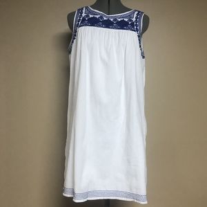 C&C California white and blue dress w/pockets